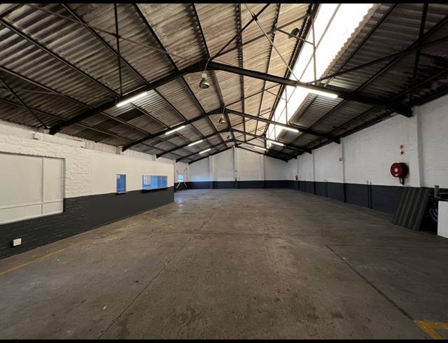 480M² WAREHOUSE TO LET IN PAROW INDUSTRIAL